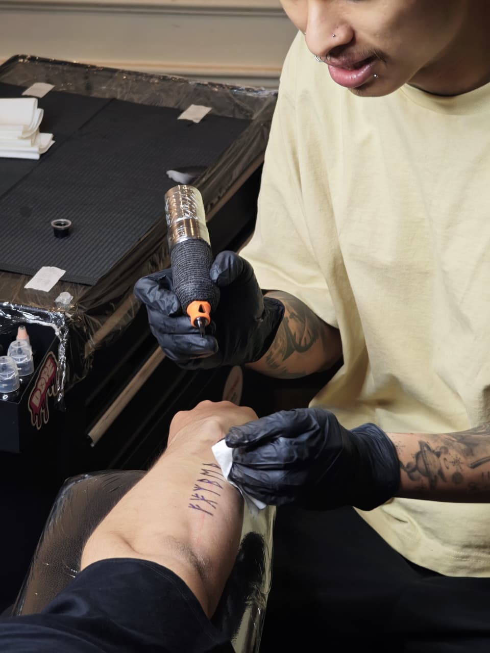 Tattoo process at Burrn'ink Studio